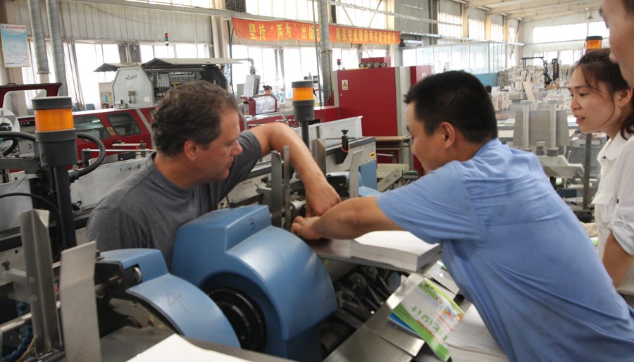 荷蘭Buhrs工程師Dion Cario Koreman光臨集團交流技術 第 2 張 荷蘭Buhrs工程師Dion Cario Koreman光臨集團交流技術 第 2 張