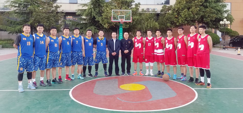 新華集團(tuán)二〇一七年春季田徑運(yùn)動會隆重舉行 第 6 張 新華集團(tuán)二〇一七年春季田徑運(yùn)動會隆重舉行 第 6 張