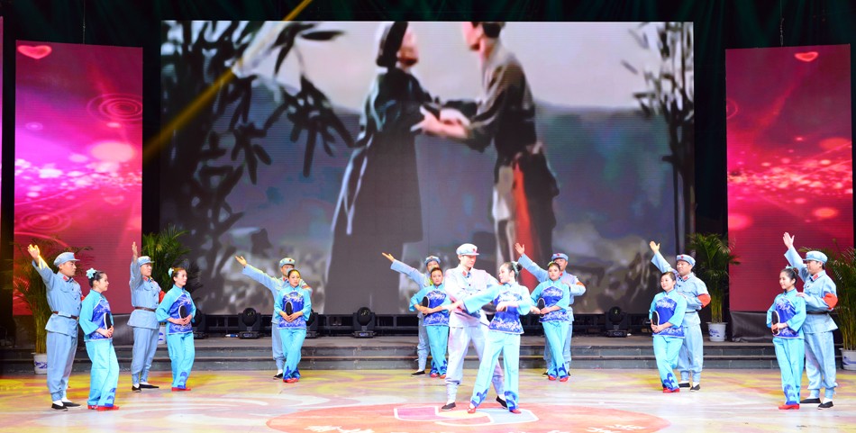 新華集團2017年榮譽員工授牌典禮 暨迎新晚會隆重舉行 第 3 張 新華集團2017年榮譽員工授牌典禮 暨迎新晚會隆重舉行 第 3 張