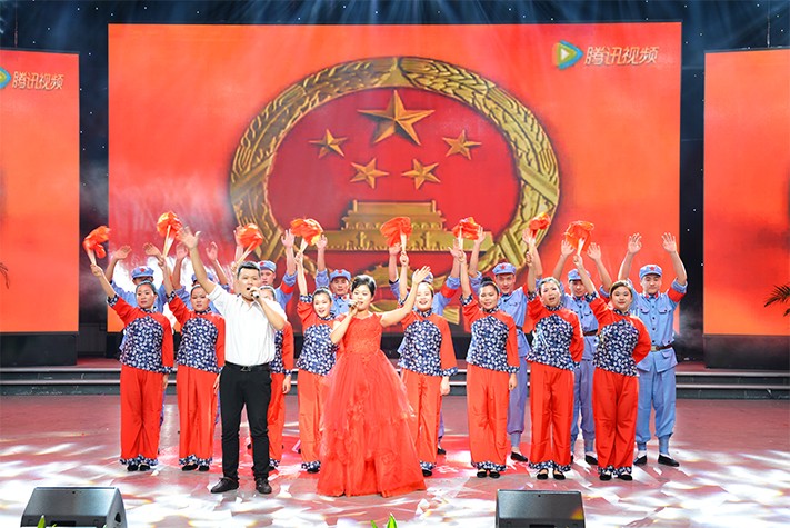 臨沂新華慶祝改革開放40周年文藝匯演暨2018年授牌典禮隆重舉行 第 5 張 臨沂新華慶祝改革開放40周年文藝匯演暨2018年授牌典禮隆重舉行 第 5 張