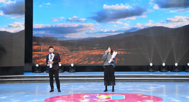 臨沂新華慶祝改革開放40周年文藝匯演暨2018年授牌典禮隆重舉行 第 7 張 臨沂新華慶祝改革開放40周年文藝匯演暨2018年授牌典禮隆重舉行 第 7 張