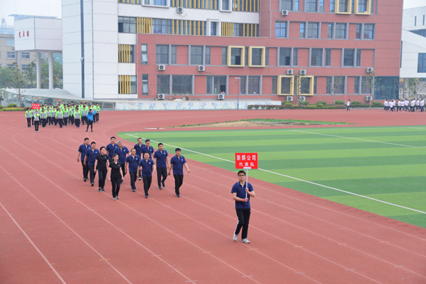 “團結(jié)拼搏,打造百年新華” 臨沂新華二〇一八年春季田徑運動會隆重舉行 第 9 張 “團結(jié)拼搏,打造百年新華” 臨沂新華二〇一八年春季田徑運動會隆重舉行 第 9 張