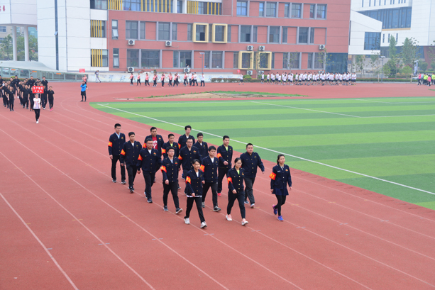 “團結(jié)拼搏,打造百年新華” 臨沂新華二〇一八年春季田徑運動會隆重舉行 第 24 張 “團結(jié)拼搏,打造百年新華” 臨沂新華二〇一八年春季田徑運動會隆重舉行 第 24 張