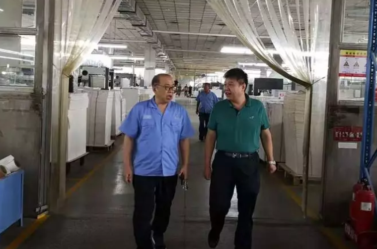 山東出版?zhèn)髅焦煞萦邢薰绢I(lǐng)導(dǎo)蒞臨臨沂新華檢查指導(dǎo)2019年秋季教材印制工作 第 1 張 山東出版?zhèn)髅焦煞萦邢薰绢I(lǐng)導(dǎo)蒞臨臨沂新華檢查指導(dǎo)2019年秋季教材印制工作 第 1 張